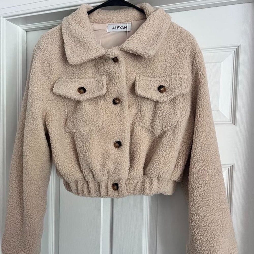 Aleyah Teddy Cropped Jacket with functional Buttons (NWT)